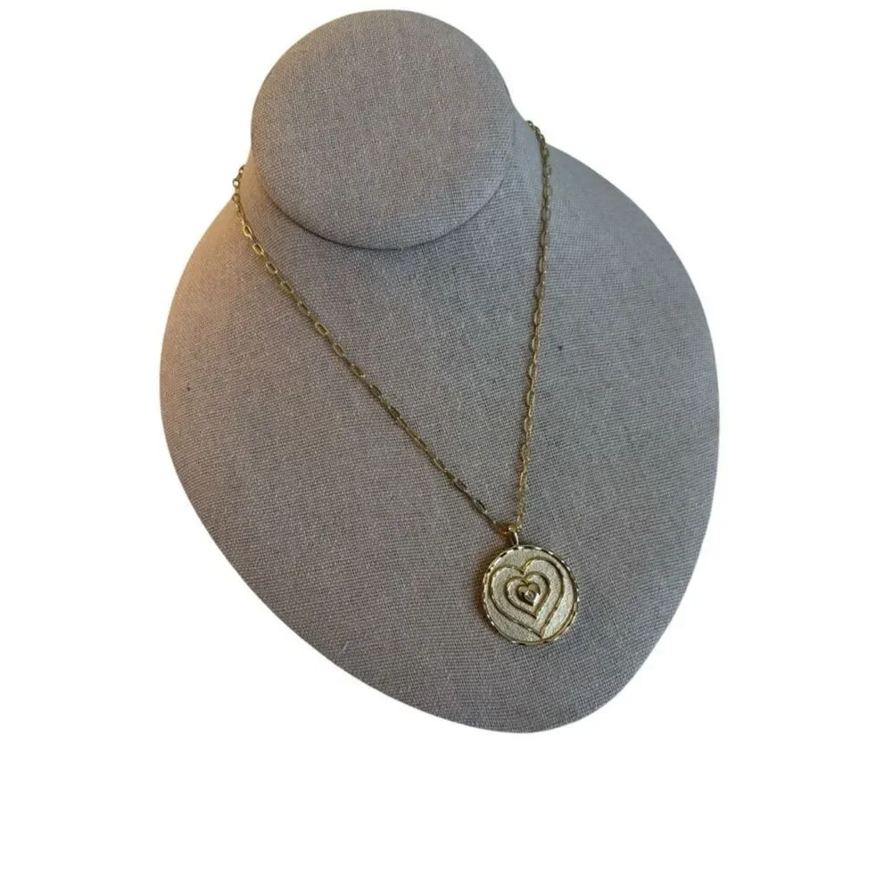 Gold Toned Reversible Medallion Heart Pendant Necklace. Very Pretty